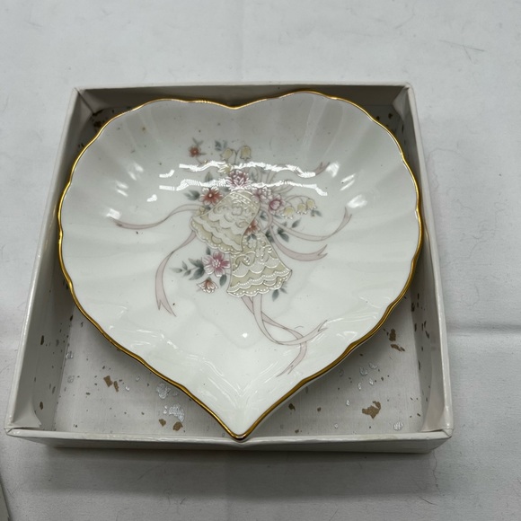 Mikasa Bone China dish in box - Picture 1 of 3